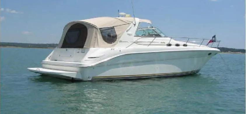 Boat Rental in Austin to Explore Scenic Lakes