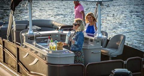 Luxury Family Pontoon Boats for Fun Group Adventures