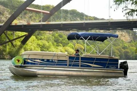 Pontoon Boat Rentals in Lake Travis for Memorable Parties