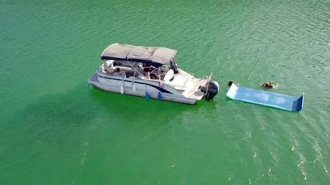 Pontoon Boat Rentals in Lake Travis for Relaxing Lake Days