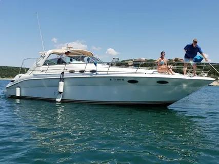 Boat Rental in Lake Travis for Friends and Fun Days